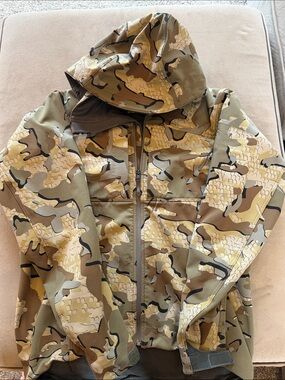KUIU Men’s Guide Jacket - Dark Brown